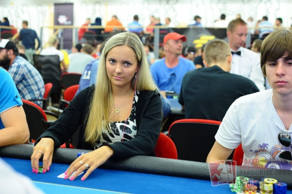 Full tilt poker festival main event