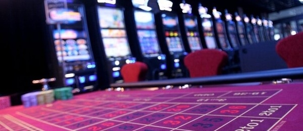 Vládní analýza: Hazardní zákon spoluutvářela hazardní lobby
