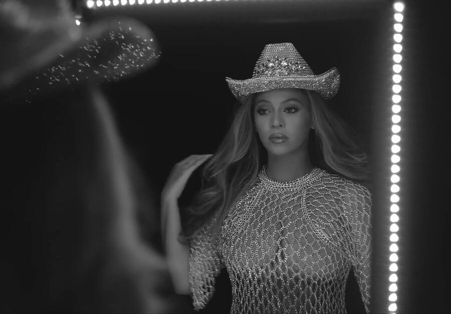 Nový hit od Beyonce &quot;Texas Hold’em&quot; trhá rekordy. Překoná Poker Face od Lady Gaga?