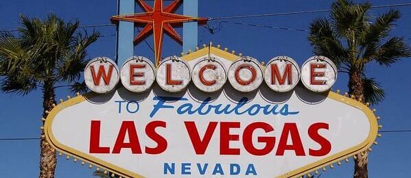 Značka vítající návštěvníky Las Vegas