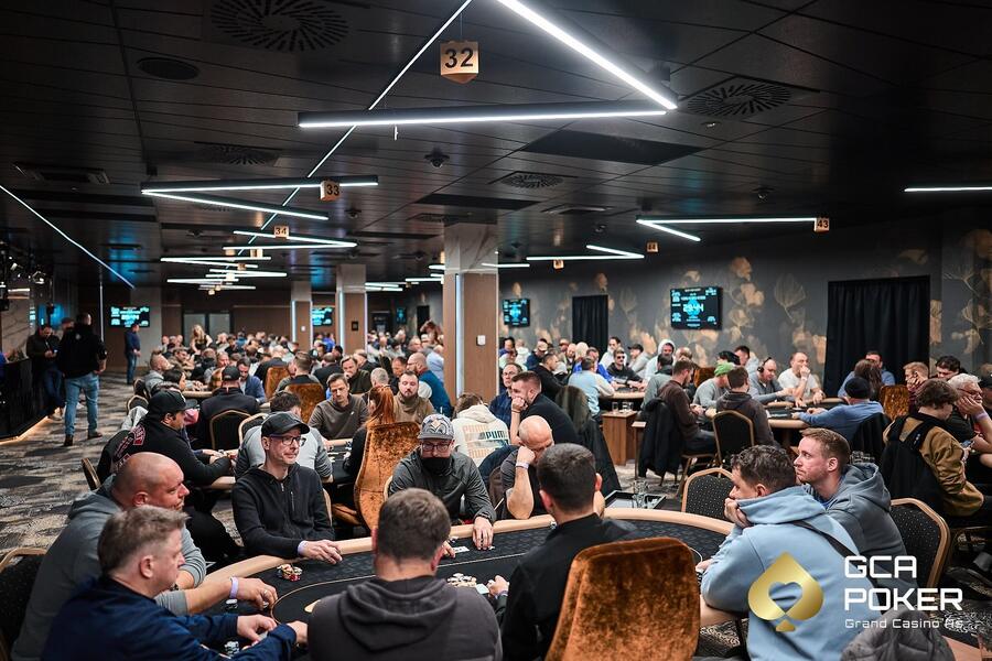 Pokerové turnaje v&nbsp;pokerové variantě Texas Hold'em jsou velmi populární.