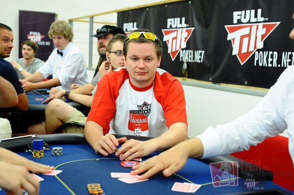 Petr Jelly Jelínek v barvách Poker-Arena.cz na letním pardubickém Full Tilt Poker festivalu
