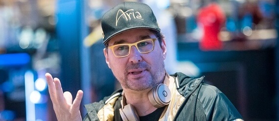 Phil Hellmuth je ve čtení soupeřů hodně dobrý. Alespoň si to o sobě myslí...