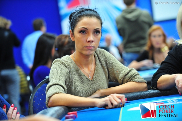 Do pokerového mistrovství ČR žen zasáhlo celkem 54 účastnic