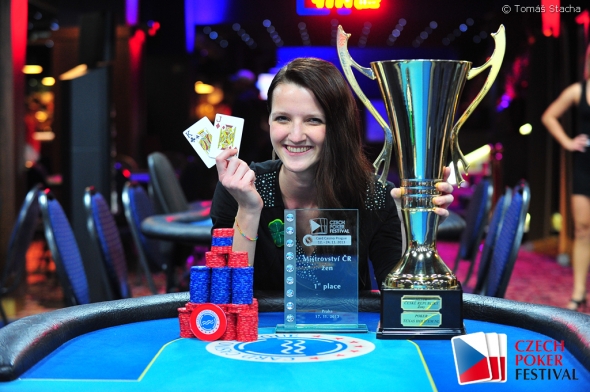 Ilona Šenkeříková je Mistryní ČR v pokeru pro rok 2013