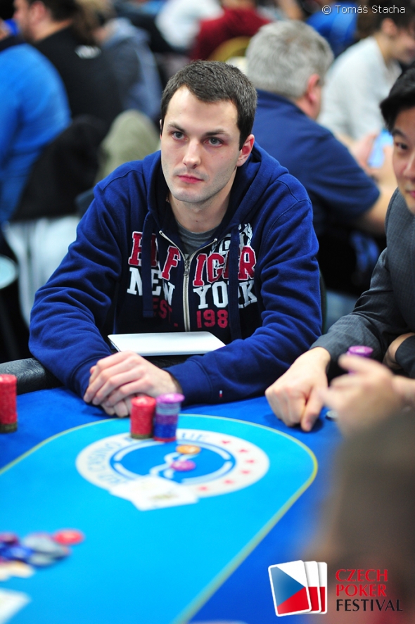 Jan Bajer je po prvním dni ME Czech Poker Festivalu 2013 chipleaderem