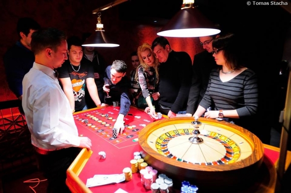 Během party si účastníci mohli vyzkoušet i ruletu či black jack o play money