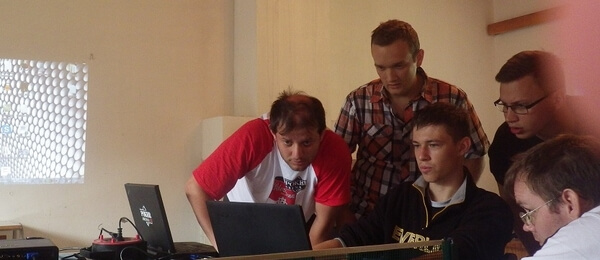 Lukáš Alkaatch Horák a Pal1nh0 při coachingu na letním setkání Poker-Arena.cz na Seči 2014