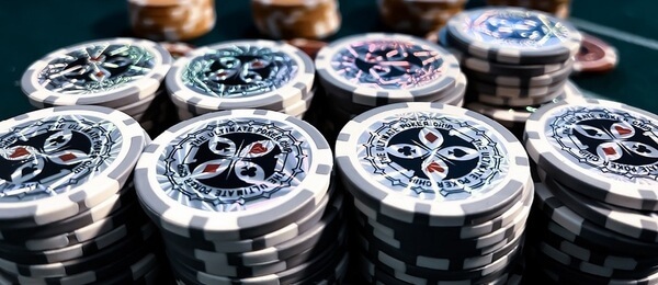 pokerové chipy