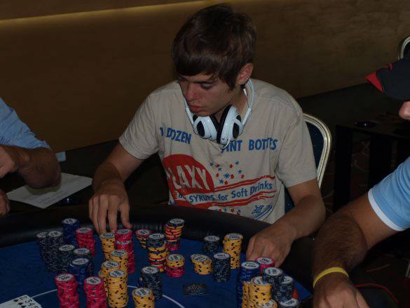 Fedor Holz a jedna z jeho prvních fotografií v živém pokerovém turnaji - Majstrovstva Bratislavy 2012 (foto Golden Vegas)
