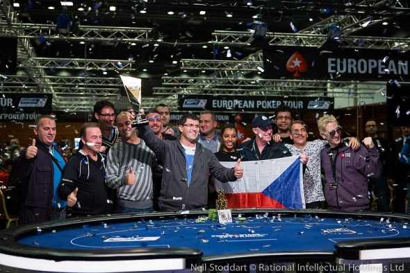 Leon Tsoukernik šampionem €50k Super High Rolleru EPT Prague