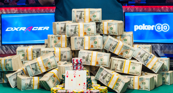 Berňák vyhrál ve finále Main Eventu WSOP $7,5 milionů