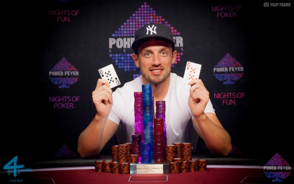 Jakub Chludzinski vítězí v Main Eventu olomoucké Poker Fever