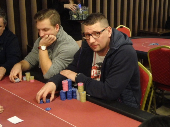 G4G ČPT High Roller: Chraścina vévodil 1. dni