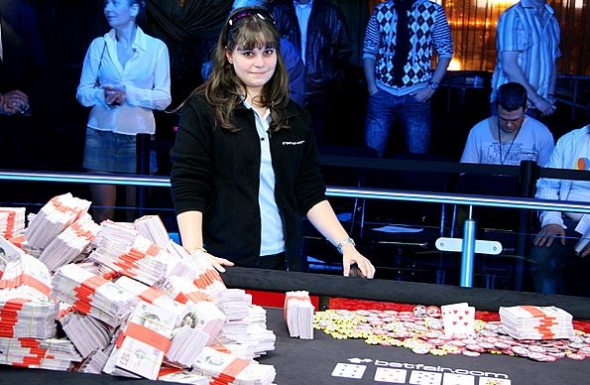 Annette Obrestad se v roce 2007 stala historicky první šampionskou Main Eventu WSOP Europe