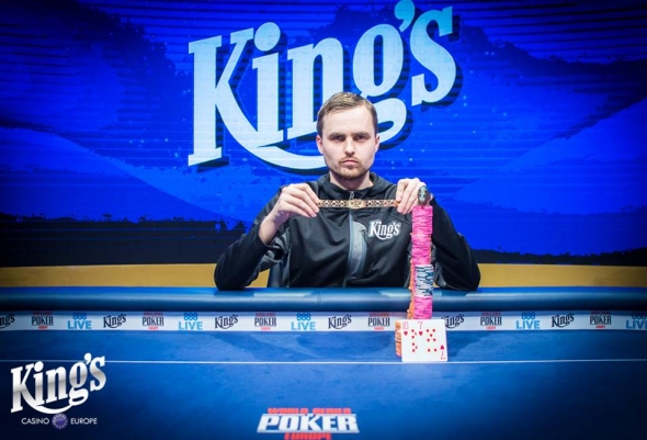 Martin Kabrhel vyhrává Turbou Bounty Hunteru třetí český náramek WSOP!