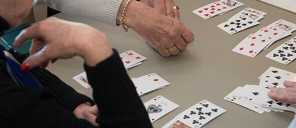 Soud v Anglii rozhodl, že oblíbená karetní hra bridž není sportem.