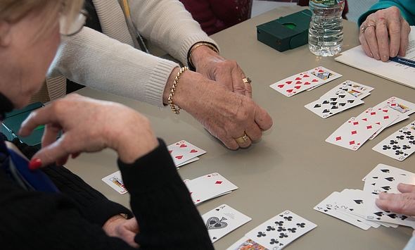 Soud v Anglii rozhodl, že oblíbená karetní hra bridž není sportem.