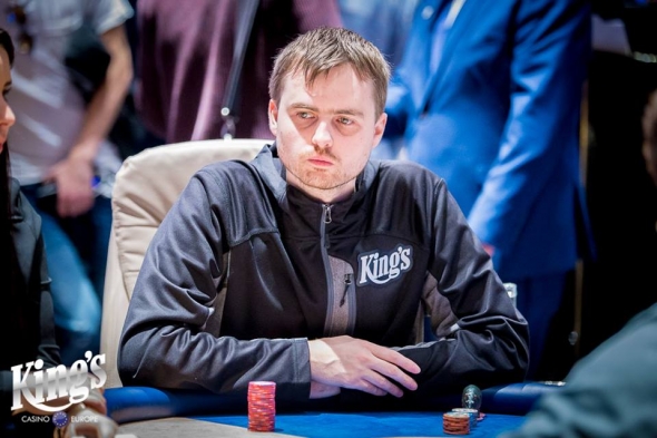 Martin Kabrhel postupuje z prvního dne One Dorp čtvrtý na chipech