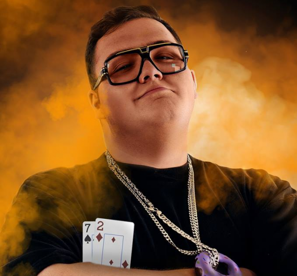 Streamer FattyPillow začal propagovat hernu PokerStars