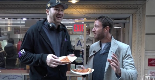Video: Phil Hellmuth hodnotí pizzu na Barstools Sports