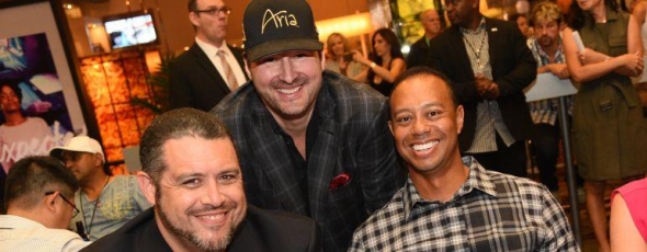 Phil Hellmuth s Tigerem Woodsem