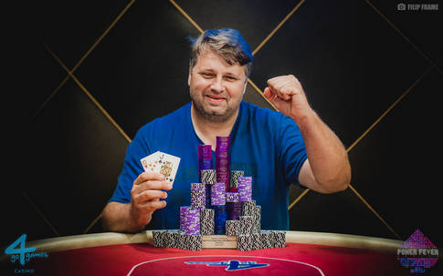 Slavomír Byrtus zvítězil v červencovém High Rolleru Poker Fever Series