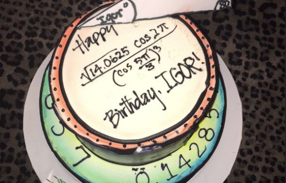 Vyřešíte šifru narozeninového dortu Igora Kurganova?