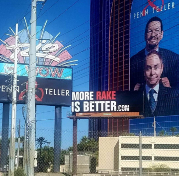 Billboard, který vítá hráče World Series of Poker