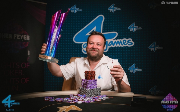Roman Papáček vítězí v rekordním High Rolleru Poker Fever Series