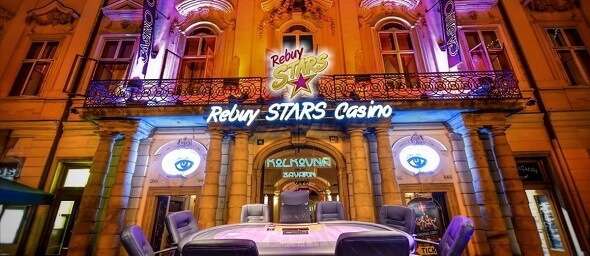 Pohled na prostředí Rebuy Stars Casino Savarin
