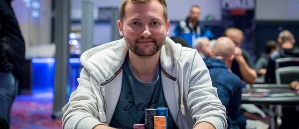 Michal Mrakeš vede finalisty WSOPC 6-Maxu