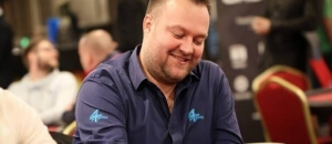 Roman Papáček ovládl sobotní flighty Poker Fever Cupu