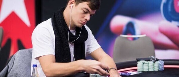 Paul Michaelis vede finálovou šestku EPT Prague