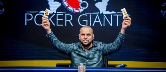 Štastným výhercem, který si navrch k peněžní odměně odnesl hodnotnou vstupenku do Main Eventu WSOPE, se stal slovenský hráč Attila Ambruz.