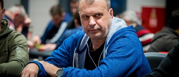 Petr Rychlý postupuje do druhého dne partypoker Grand Prix