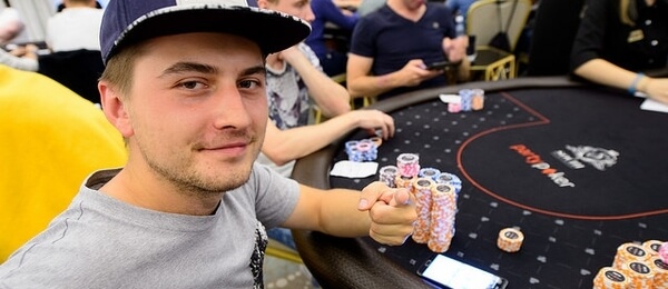 Michael Sklenička bere $72k ve zlevněném Sunday Millionu