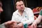 Poker Fever Main Event: Roman Papáček vede české postupující z 1B