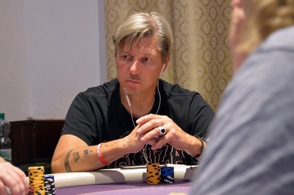 Poker Casino Travel: Milan Šašek se v béčku vyšvihl na chiplead