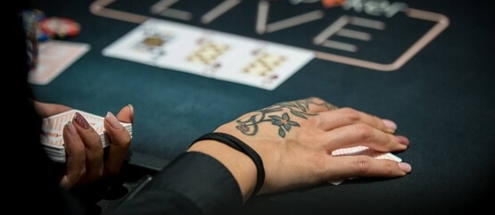 Variant pokeru je velké množství a každá má svá specifická pravidla.