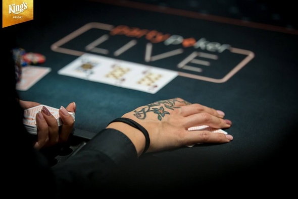 Variant pokeru je velké množství a každá má svá specifická pravidla.