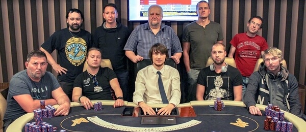 Finalisté Poker Madness, Tomáš Studnička vlevo nahoře