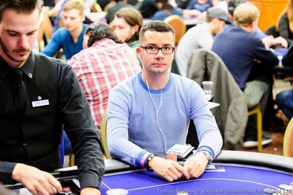 Honza Nakládal patří mezi posledních 26 hráčů v $800 Deepstacku