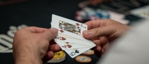 Hrát poker tzv. z pozice je důležité , což platí i pro variantu PLO.