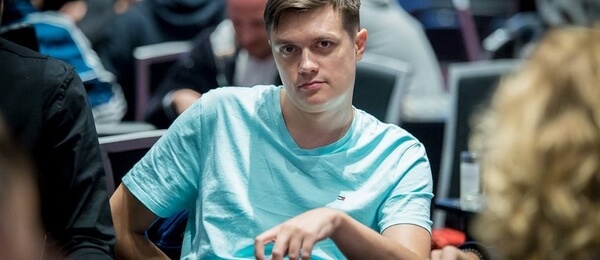 Artur Rudziankov je velkým chipleaderem finále WPT DeepStacks