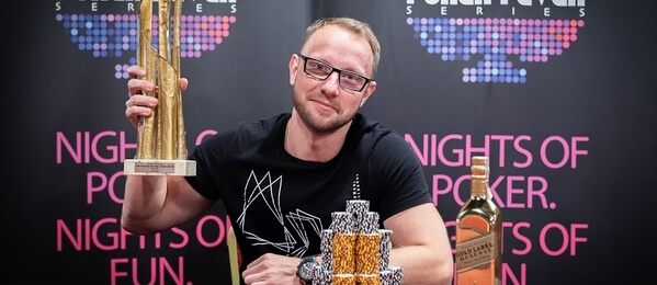 Petr Svoboda vítězí v Super High Rolleru Poker Fever