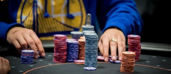 Jak vyhrát pokerový turnaj - rady, tipy a triky.