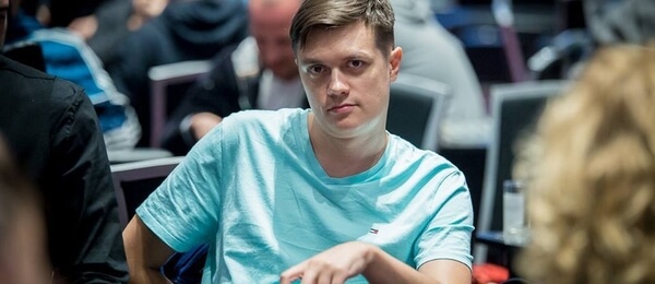 Artur Rudziankov postupuje do 2. dne EPT National Barcelona