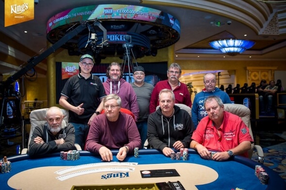 Na finálovém stole WSOPC Senior Eventu si zahráli hned dva čeští zástupci,