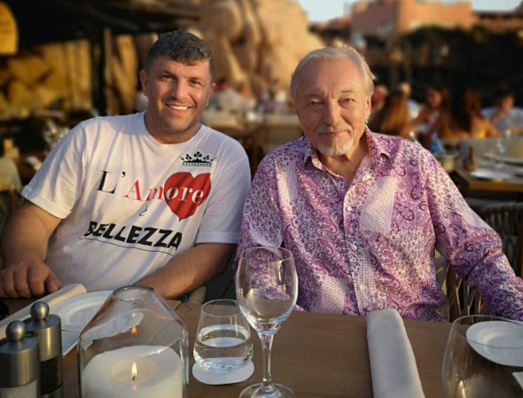 Leon Tsoukernik a Karel Got na Sardinii